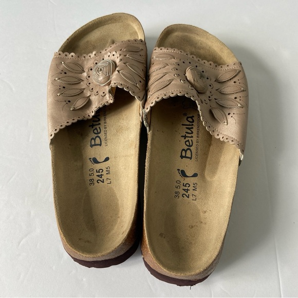 Birkenstock Betula Sparkly Tan w/rosette details - Womens 7 like New Condition - Picture 7 of 7